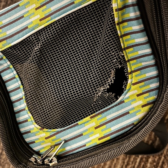 Pet Carrier For Small Animals - Picture 4 of 8